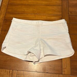 Lilly Pulitzer women’s shorts, white, size 10, NWT